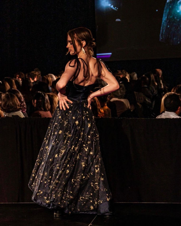 Runway final — look 11